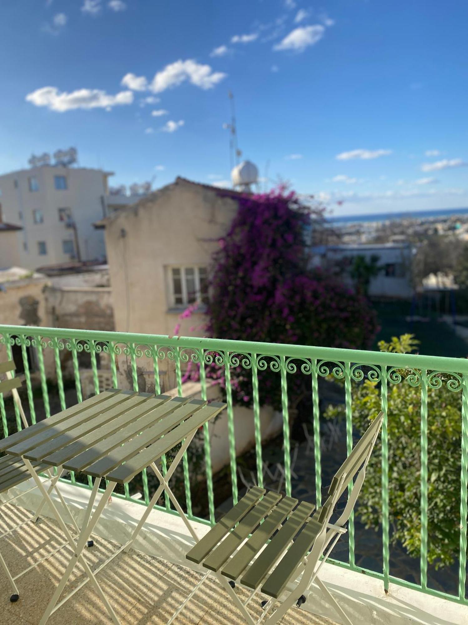 Hostl - Beds & - The Paphos, Old Town Paphos